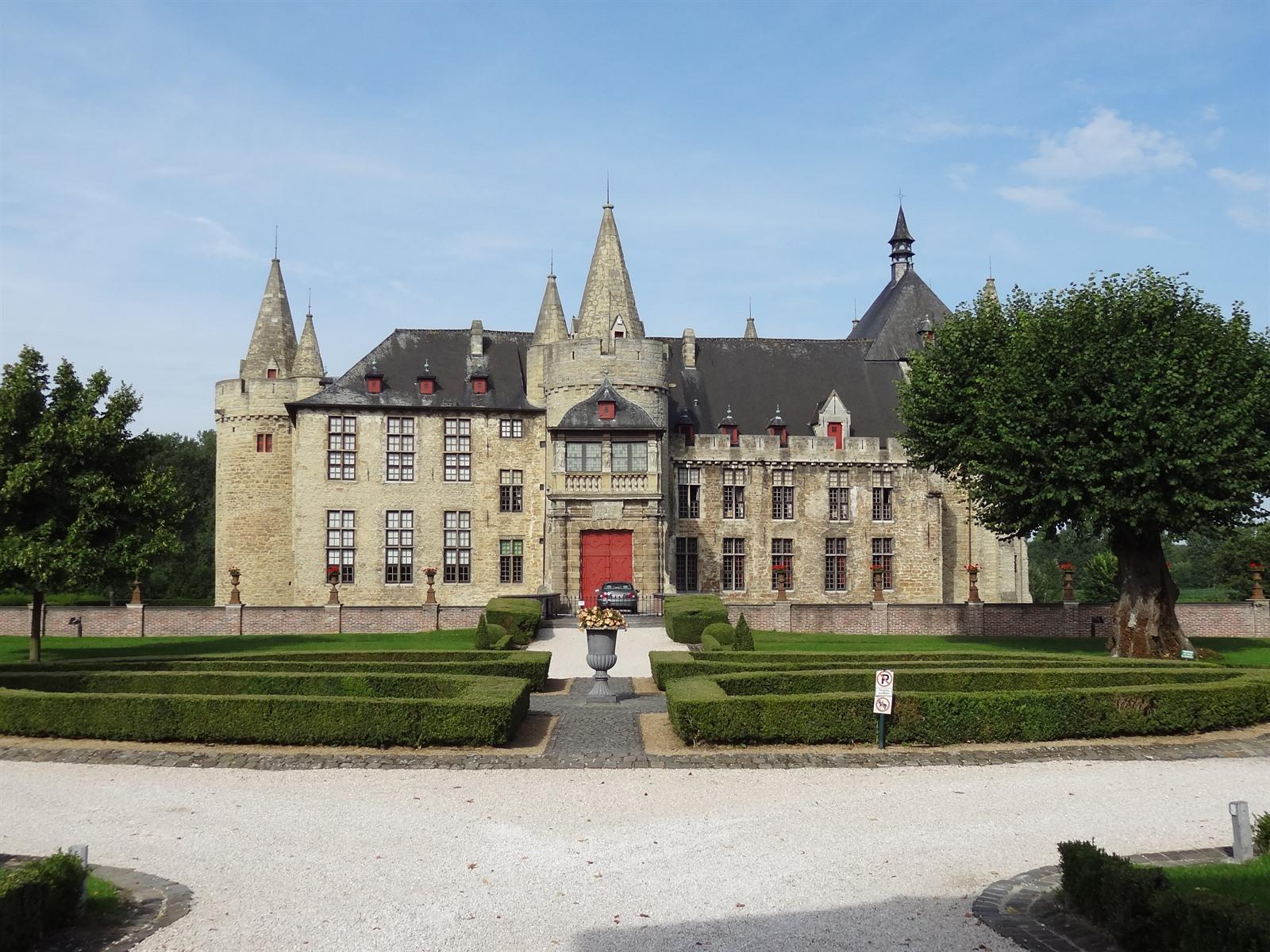 Laarne bezienswaardigheden en haar kasteel